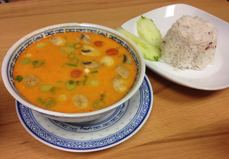 Maleewan's Thai Imbiss, Linz: Tom Yam Suppe mit Garnelen