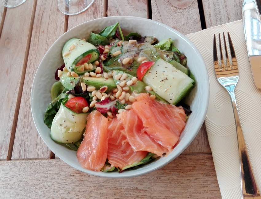 chestnut-gartensalat-lachs-dazu-kekinwien.at