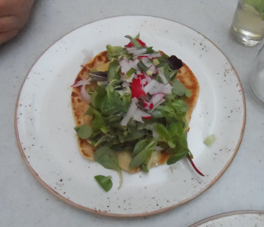 Roti mit Bergkäse, Zwiebel, Tomaten - kekinwien.at