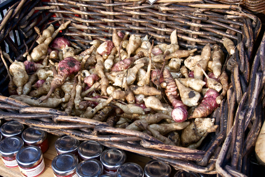 Topinambur. Auf dem Markt im Winter - kekinwien.at