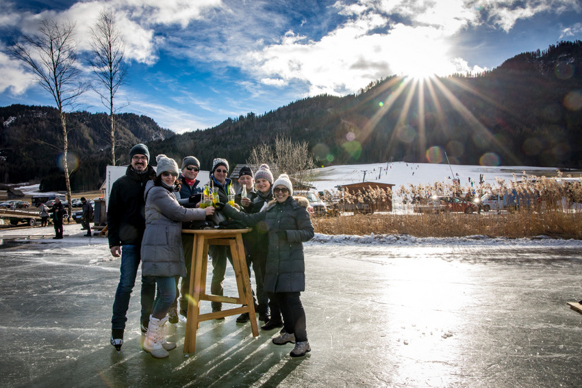 Zufriedene Gäste bei den Cocktailtagen Weissensee, Bild (c) Ulrike Zauner