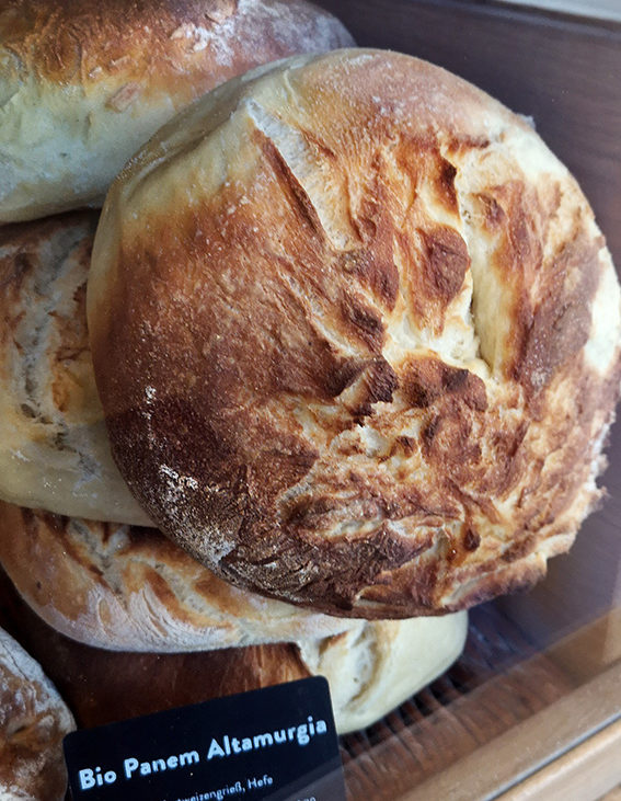 Bio Panem Altamurgia, Brot auf dem Markt, Bild (c) Mischa Reska - kekinwien.at